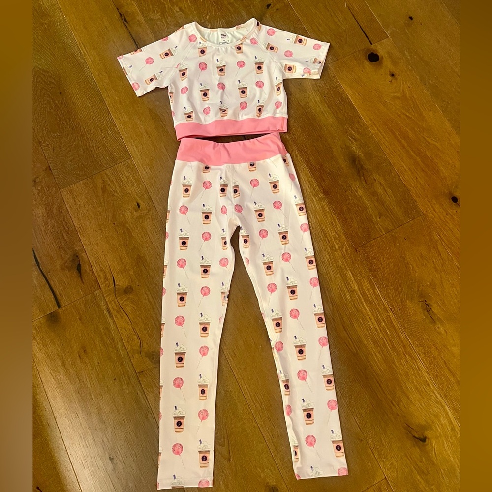 three wildflower designs limited edition 2 piece athletic set size 8/10 NWT !!!
